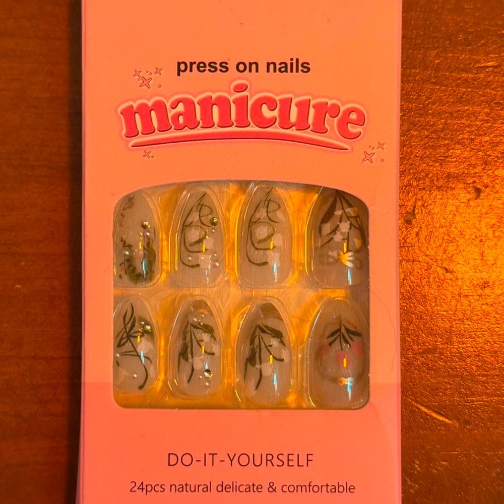 press on nails